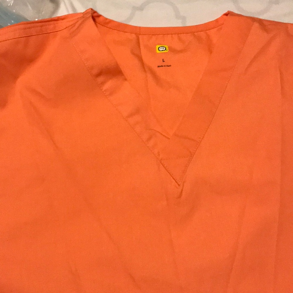 Scrub set